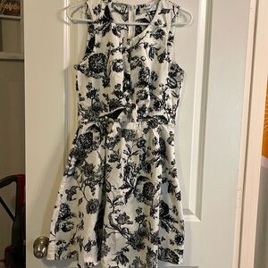 Beautiful black and white vintage flowers dress